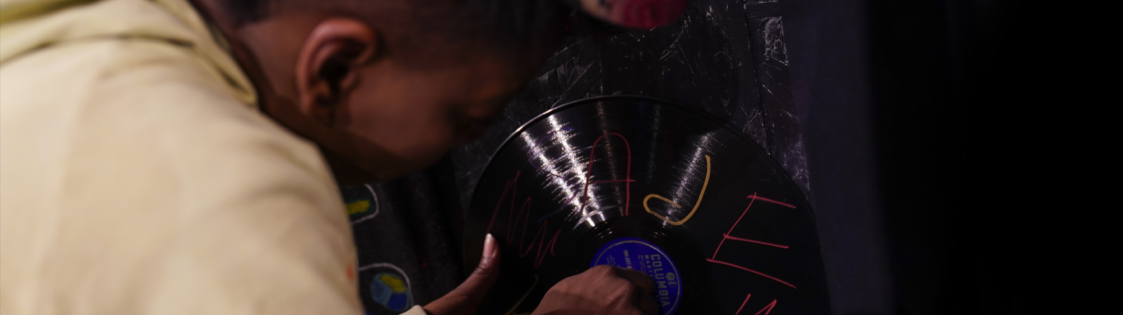 1600x450-hip-hop-grafitti